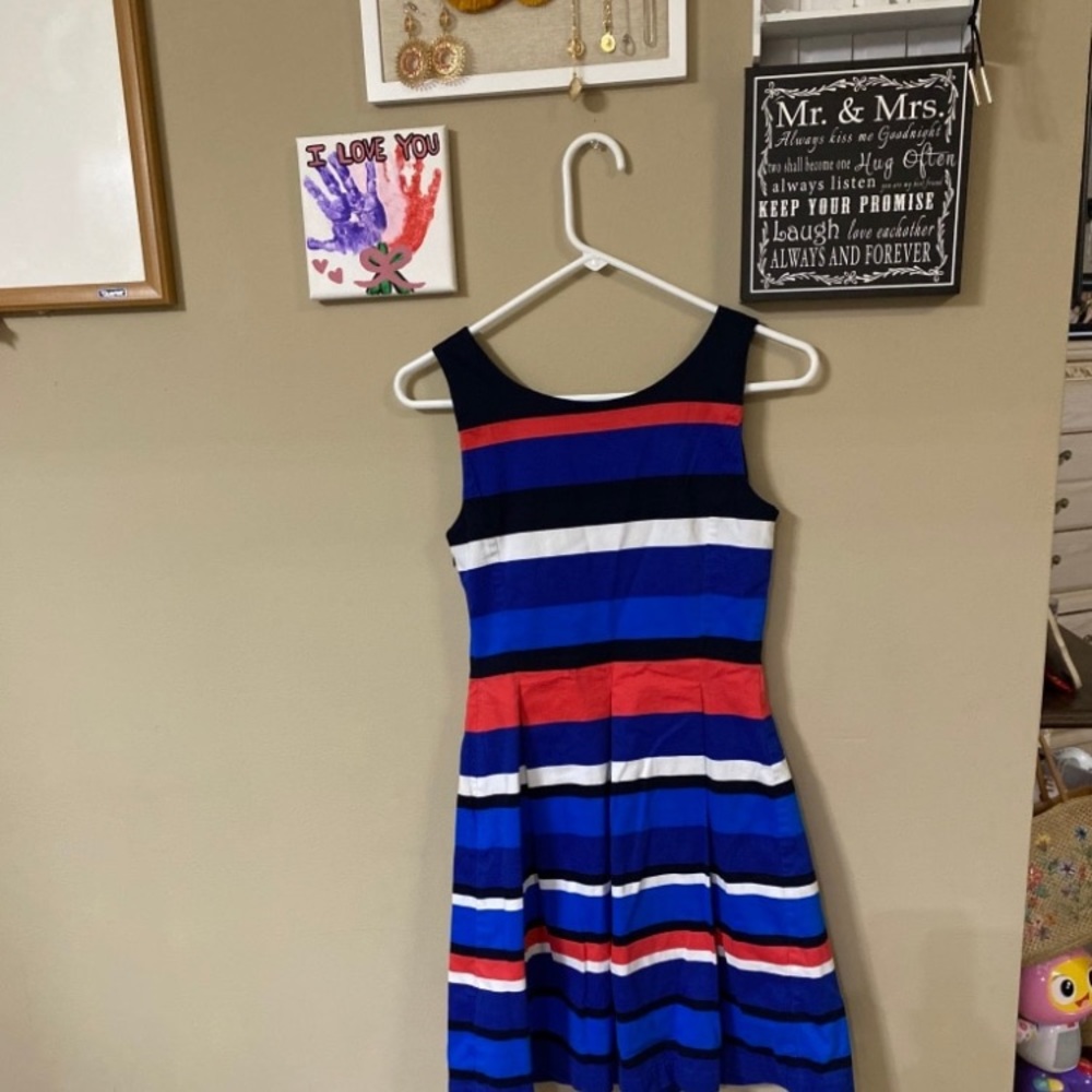 SALE 🛑! 👗Tommy Hilfiger Striped Dress 👗🌸